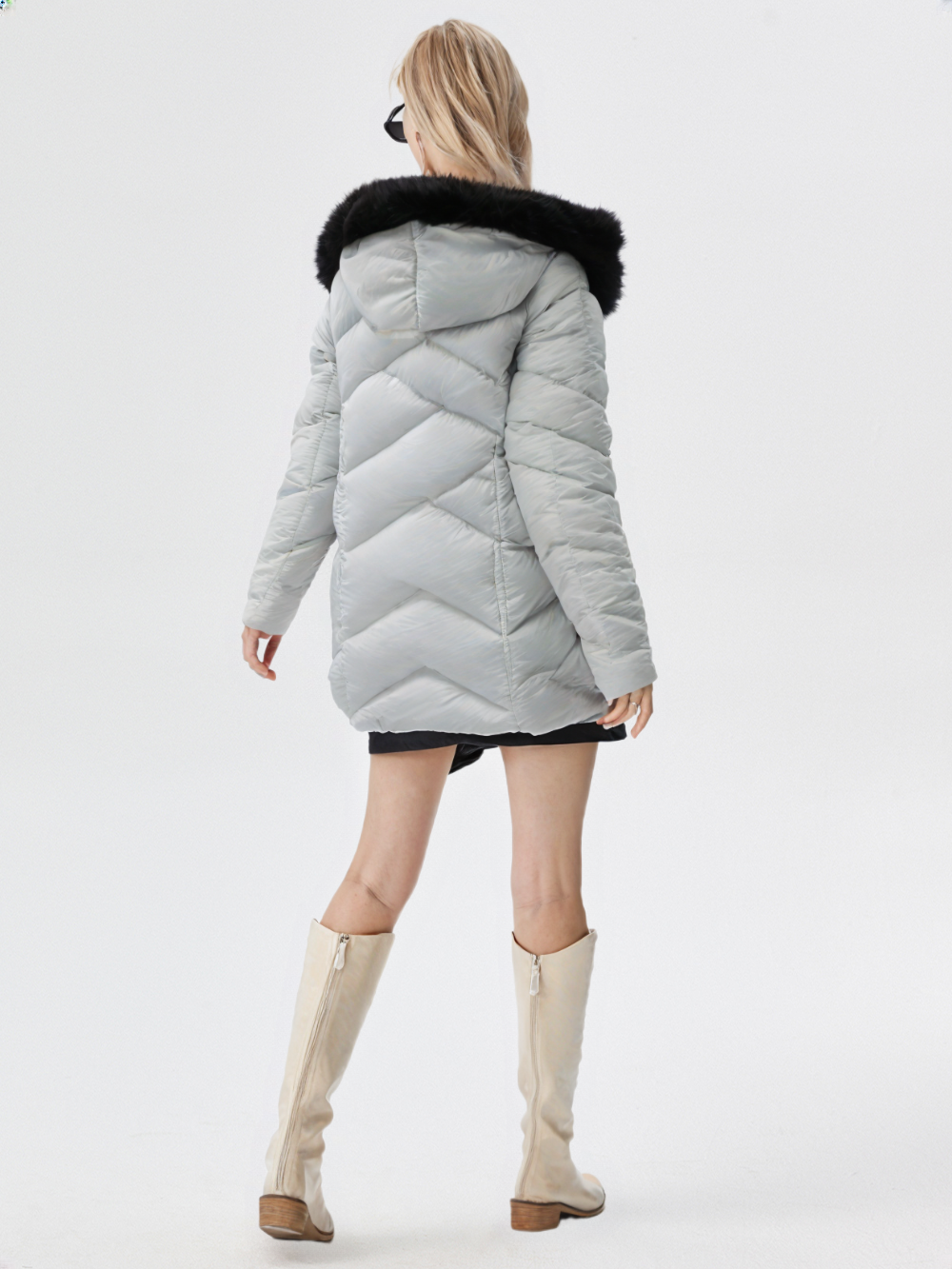 Women’s Foam Padded Jacket WPJ250706 – 20D Nylon Shell, Soft Polyester Fur Lining, Hand-Filled Synthetic Cotton