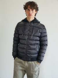 Men’s Foam Padded Jacket MPJ250704 – 75D Polyester Shell, 210T Lining, Hand-Filled Synthetic Cotton